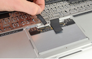 Chuột laptop bị tắt